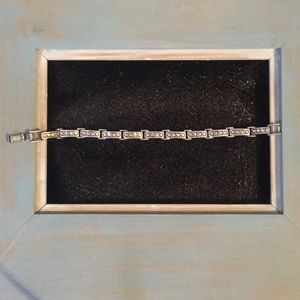 Lia Sophia Jewelry - 🎉Iridescent sparkle bracelet by Lia Sophia Lia Sophia Jewelry - 🎉Iridescent sparkle bracelet by Lia Sophia